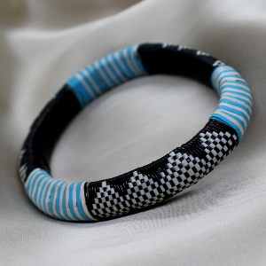 Koundoumi | Le bracelet en fibre plastique recycle