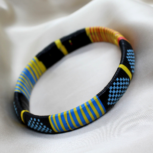 Gningnemdo | Le bracelet en fibre plastique recycle