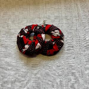 Luiila I Les boucles d'oreilles en wax rouge