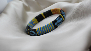 Gningnemdo | Le bracelet en fibre plastique recycle