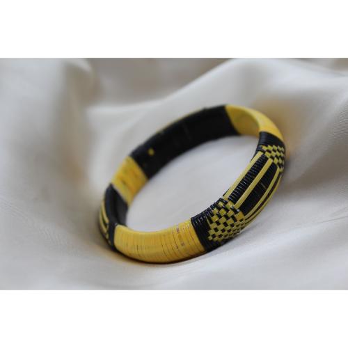 Ouedraogo | Le bracelet en fibre plastique recyclée