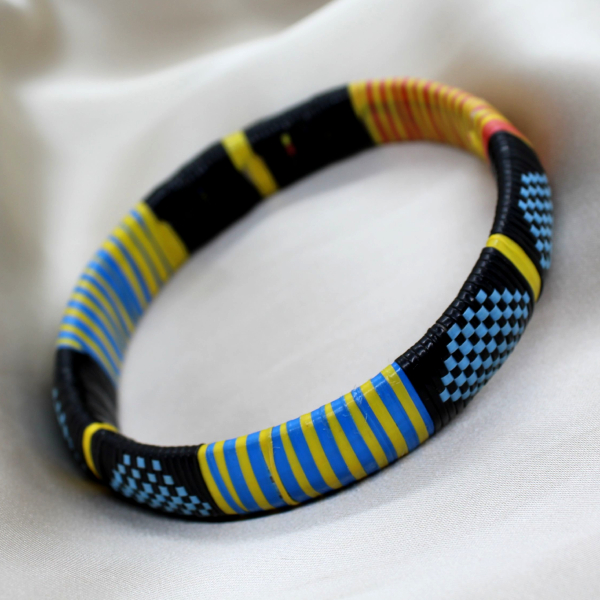 Gningnemdo | Le bracelet en fibre plastique recyclée